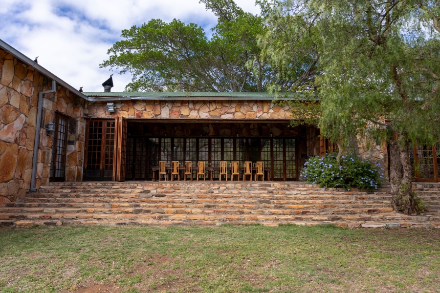 5 Bedroom Property for Sale in Uitenhage Rural Eastern Cape